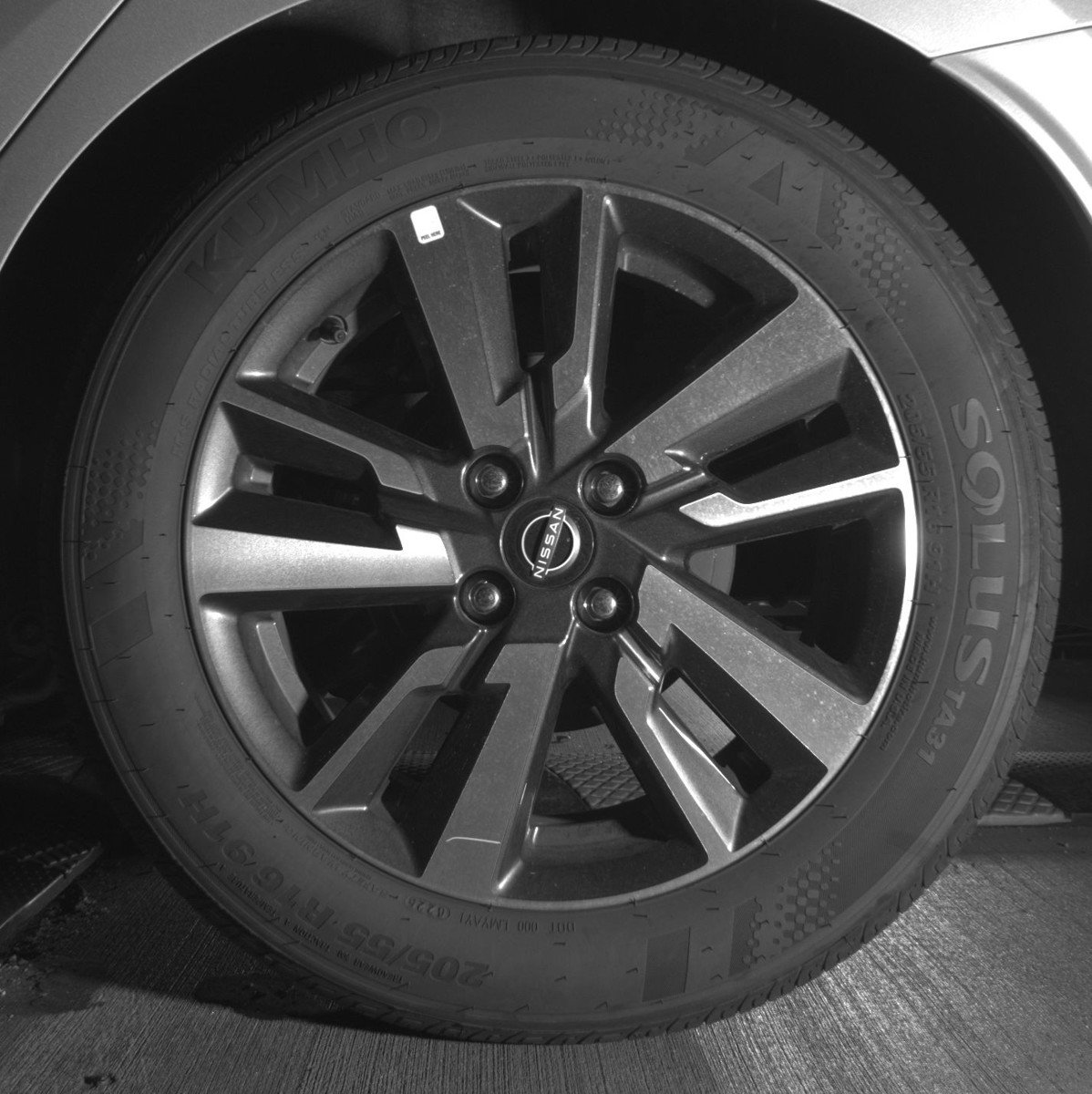 Used 2025 Nissan Versa SV image 14