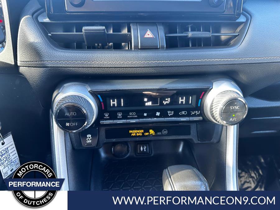 Used 2019 Toyota RAV4 LE w/ Carpet Mat Package AWD/4WD image 23