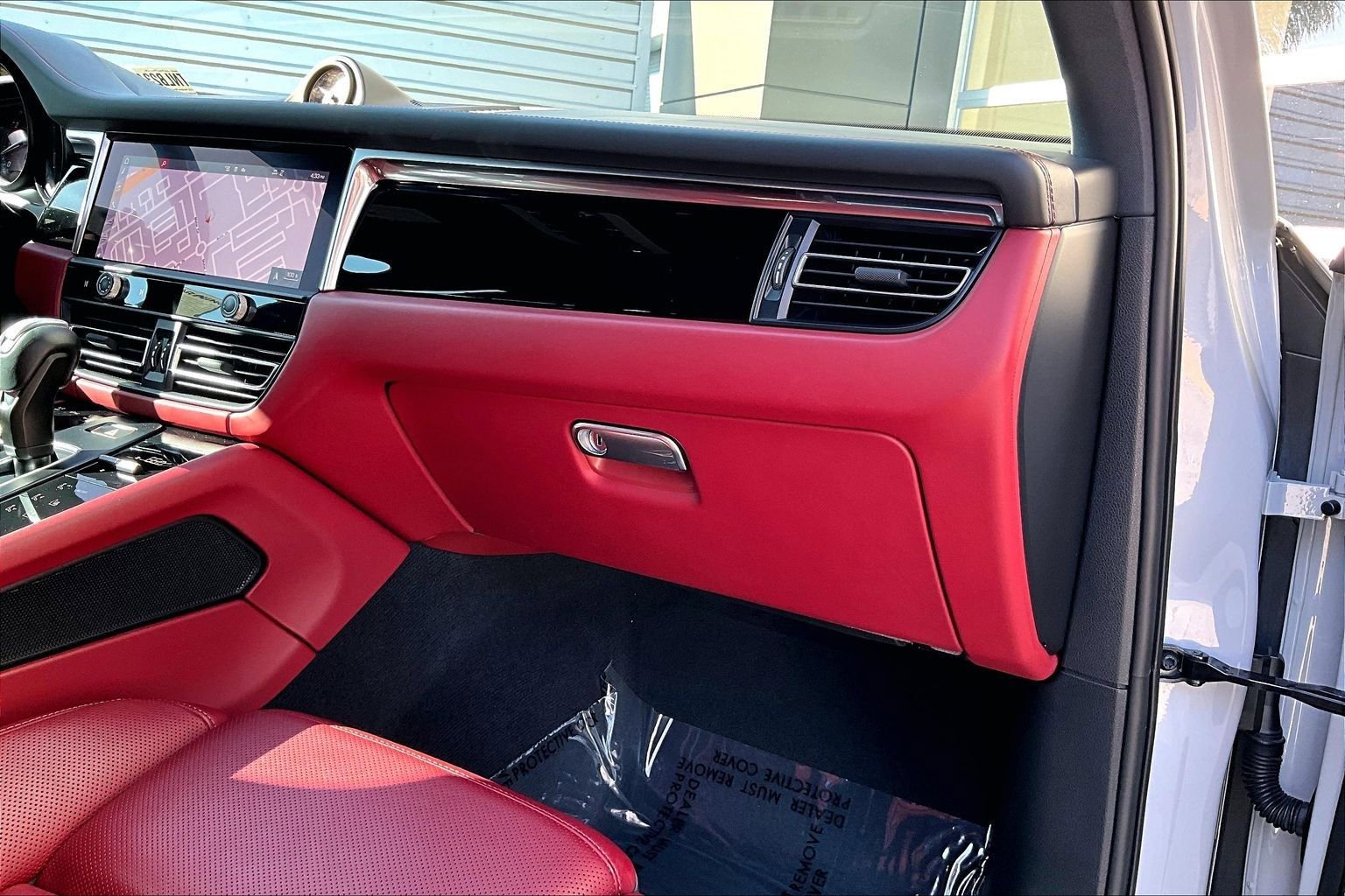 Used 2022 Porsche Macan S image 16