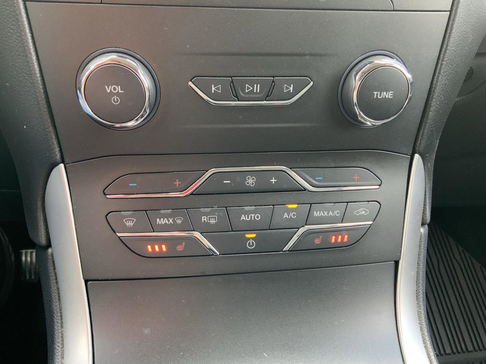 Used 2019 Ford Edge SEL w/ Equipment Group 201A AWD/4WD image 44