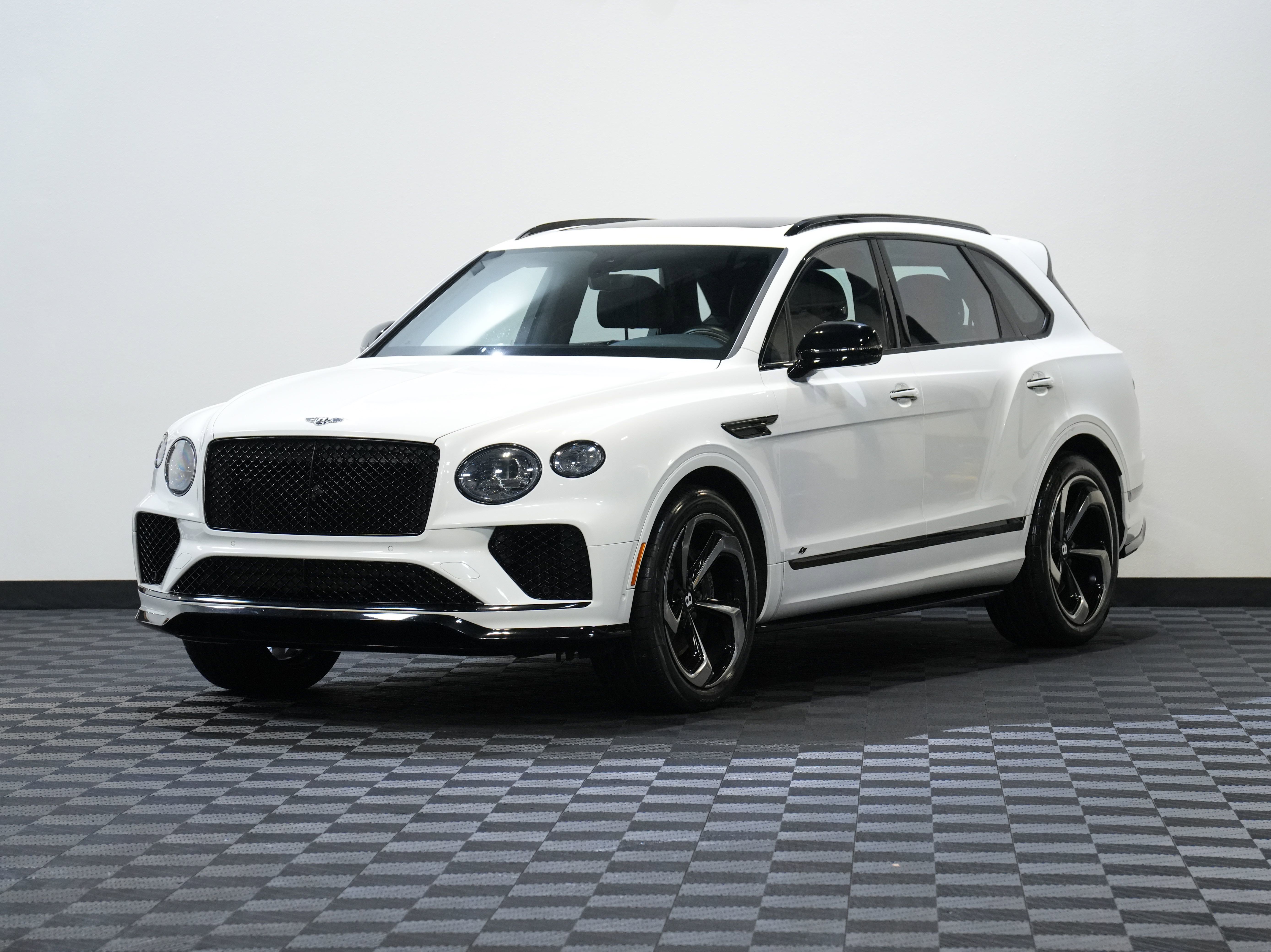 Used 2022 Bentley Bentayga image 3