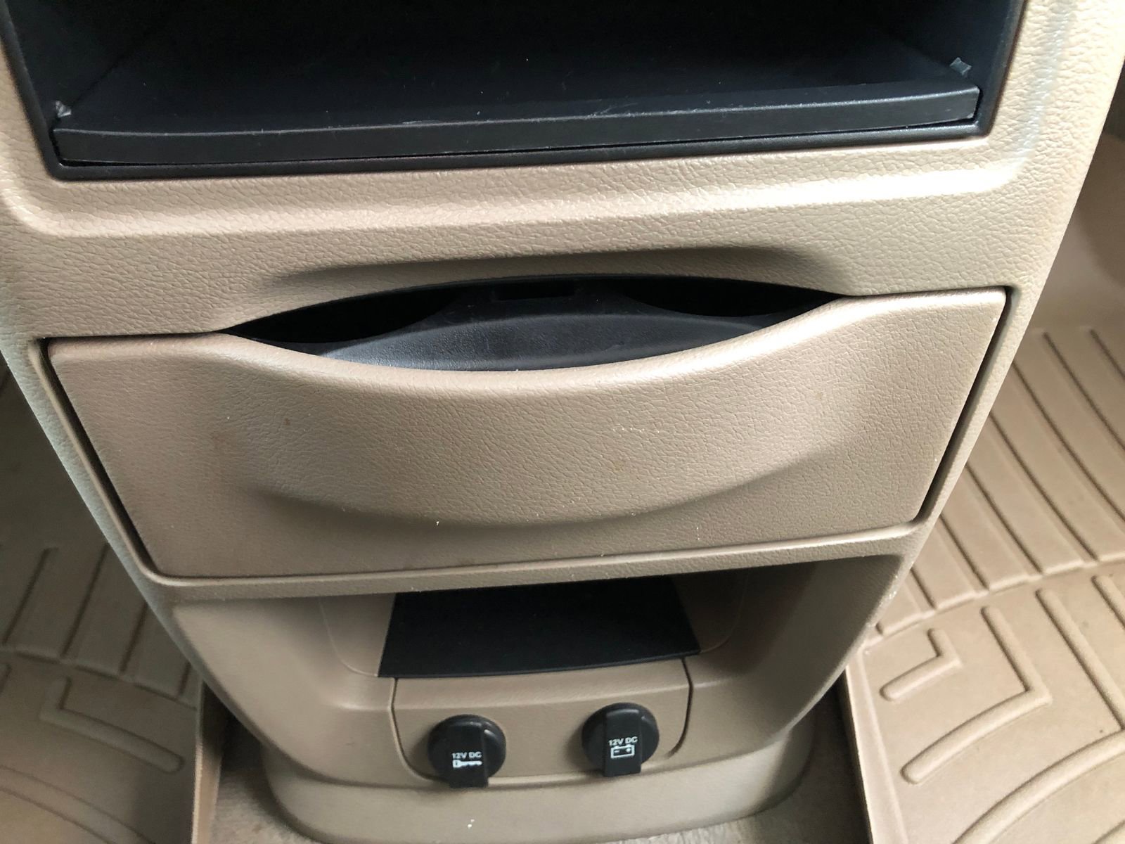 Used 2011 Chrysler Town & Country Touring FWD image 24