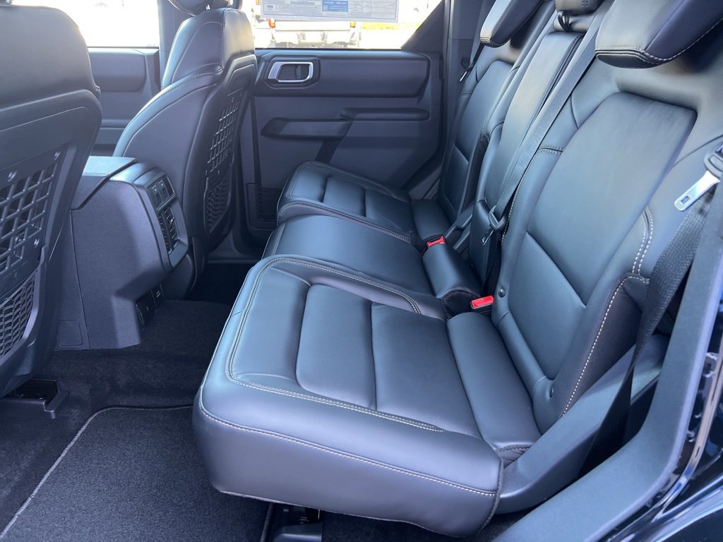 New 2025 Ford Bronco Badlands image 10