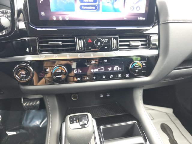 New 2026 Nissan Pathfinder SV w/ SV Premium Package FWD image 28