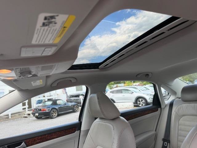 Used 2012 Volkswagen Passat TDI SEL Premium FWD image 26