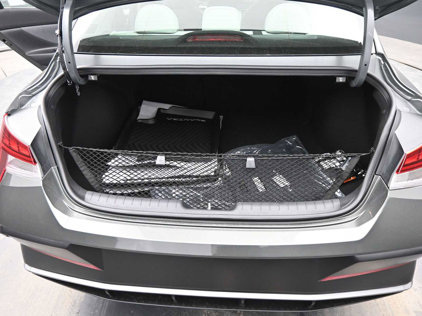 New 2026 Hyundai Elantra Limited image 14