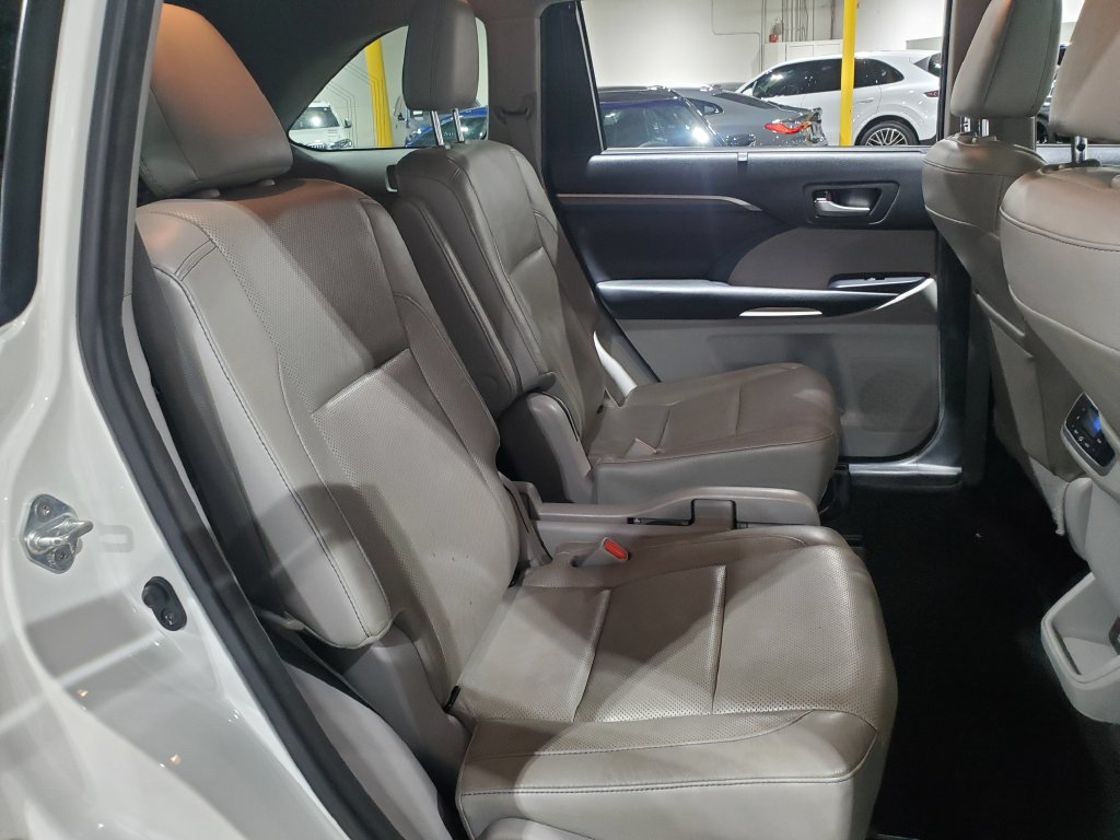 Used 2017 Toyota Highlander Limited FWD image 20