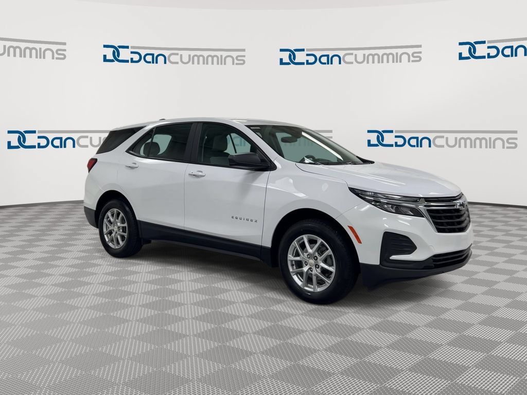 Used 2023 Chevrolet Equinox LS AWD/4WD image 2