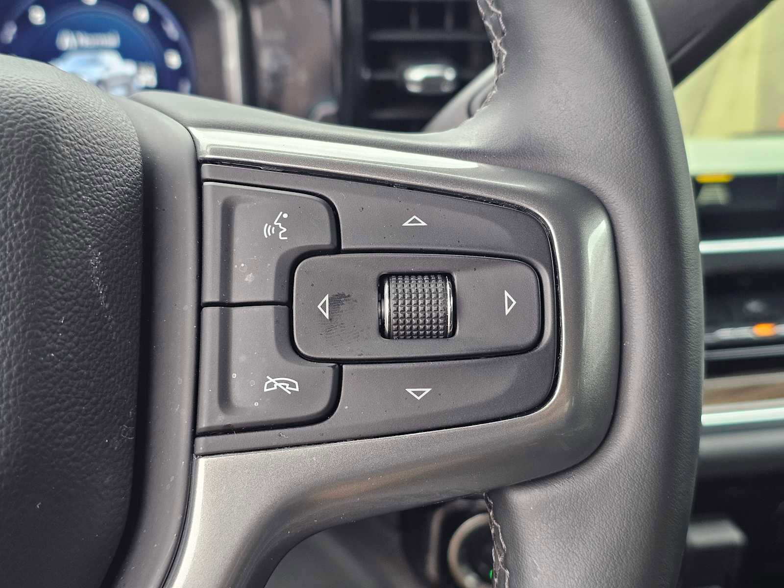 Used 2025 Chevrolet Silverado 1500 LT w/ Convenience Package II image 28