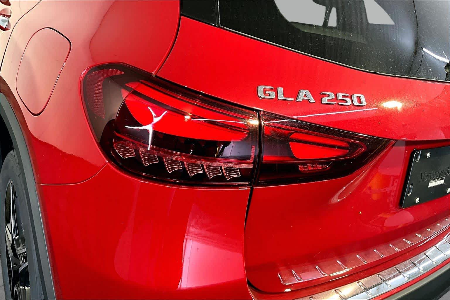 New 2026 Mercedes-Benz GLA 250 4MATIC image 5
