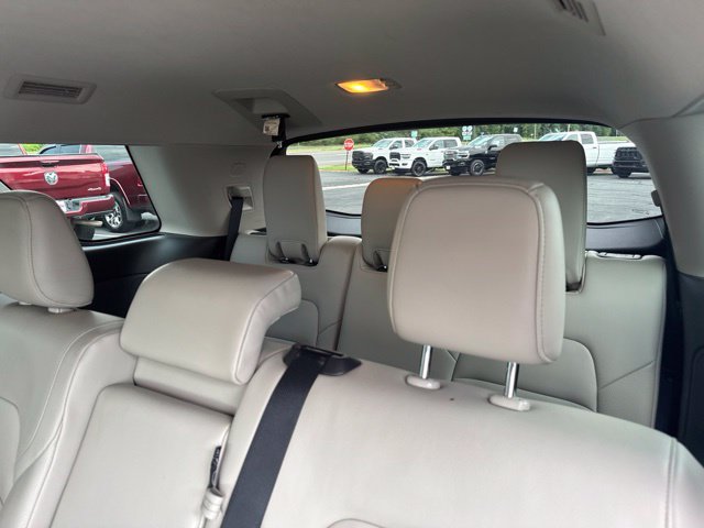 Used 2022 Nissan Pathfinder SL AWD/4WD image 14