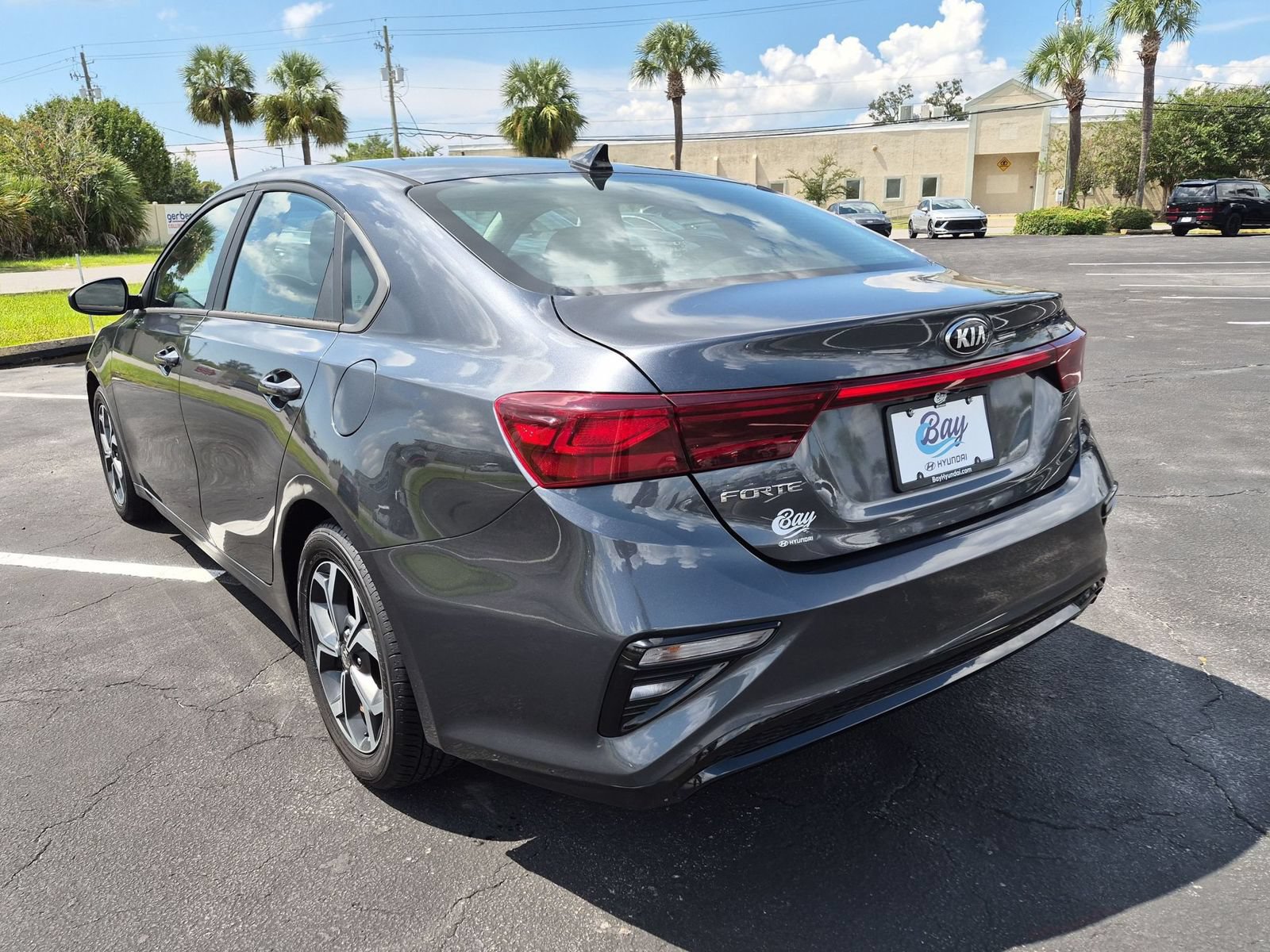 Used 2020 Kia Forte LXS FWD image 8