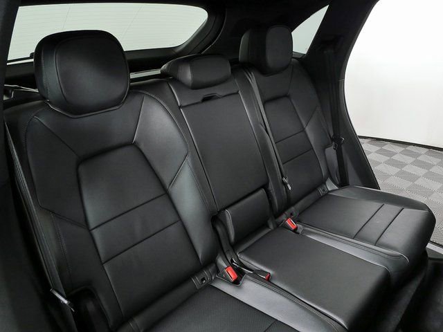 New 2026 Porsche Cayenne image 22