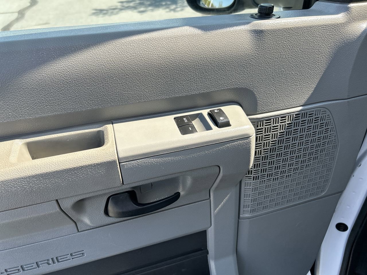 Used 2018 Ford E-350 and Econoline 350 Super Duty w/ Power Windows & Locks Group RWD image 17
