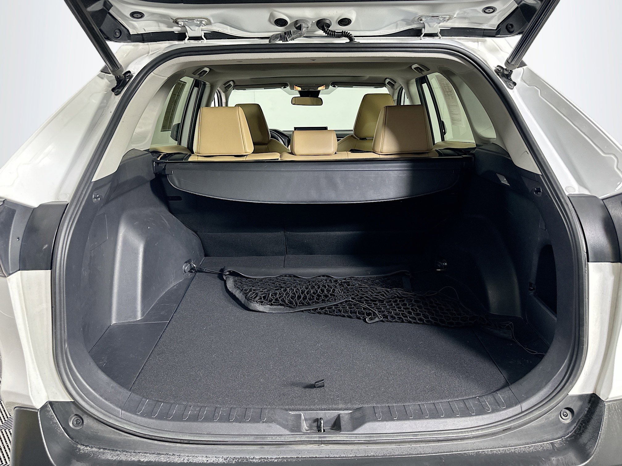 Used 2019 Toyota RAV4 XLE Premium FWD image 28