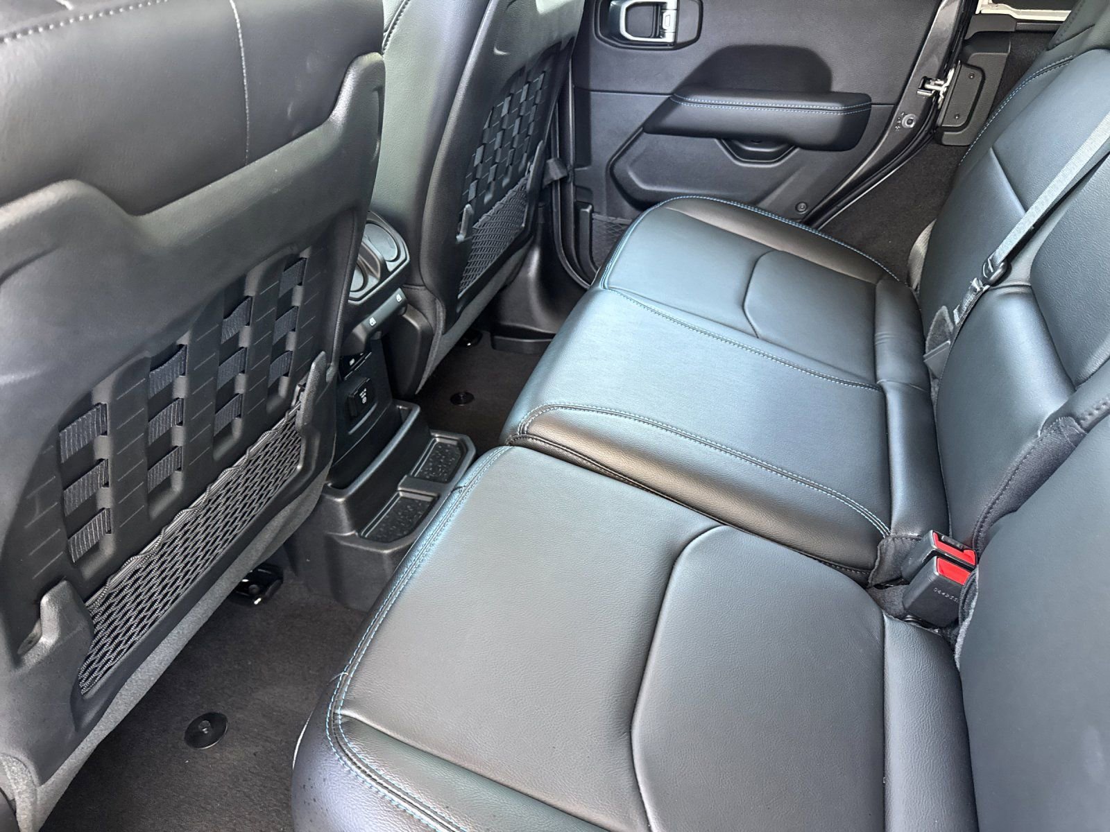 New 2023 Jeep Wrangler Unlimited Rubicon 4xe w/ Cold Weather Group image 12