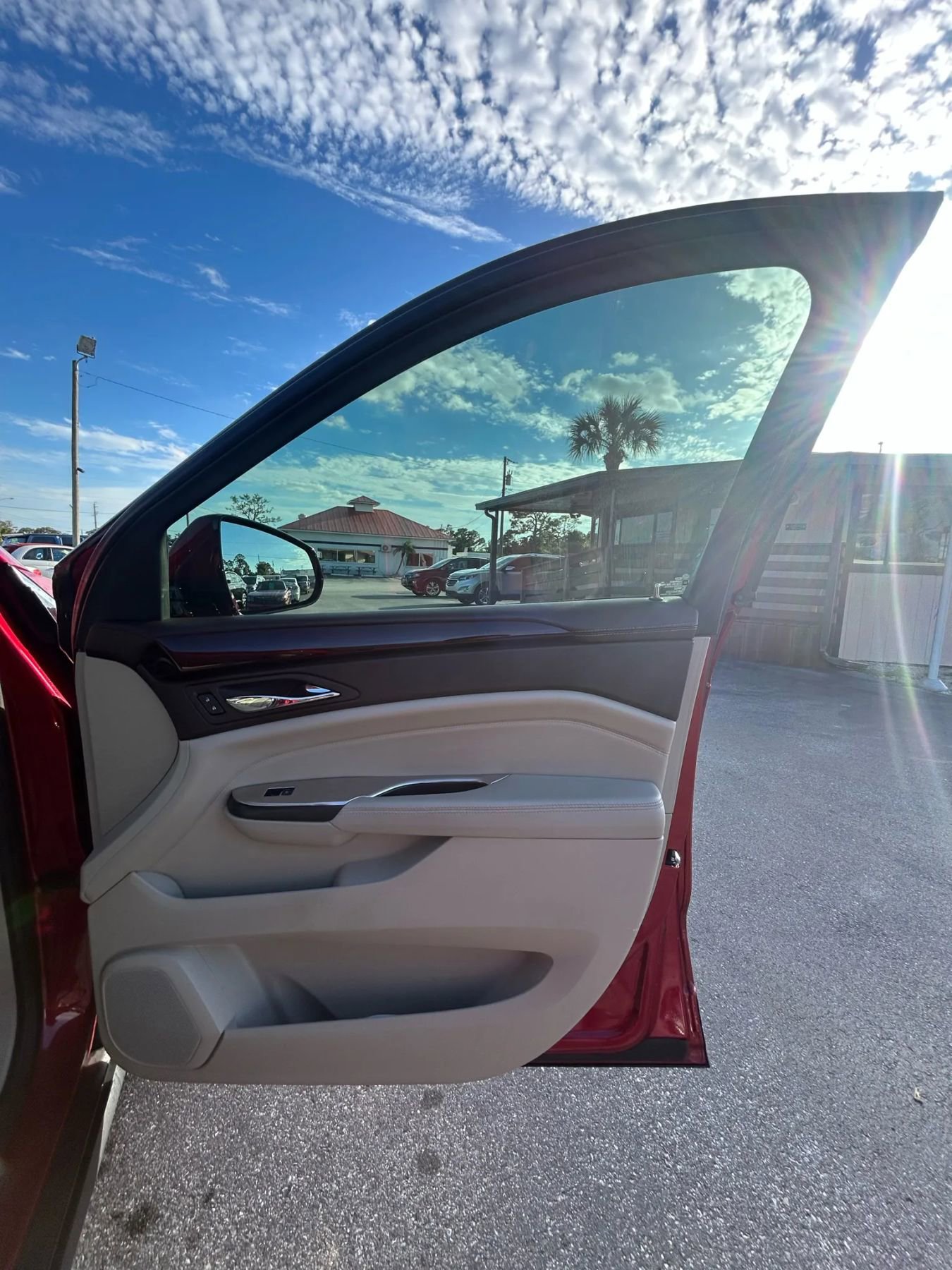 Used 2016 Cadillac SRX Luxury w/ Driver Awareness Package image 21