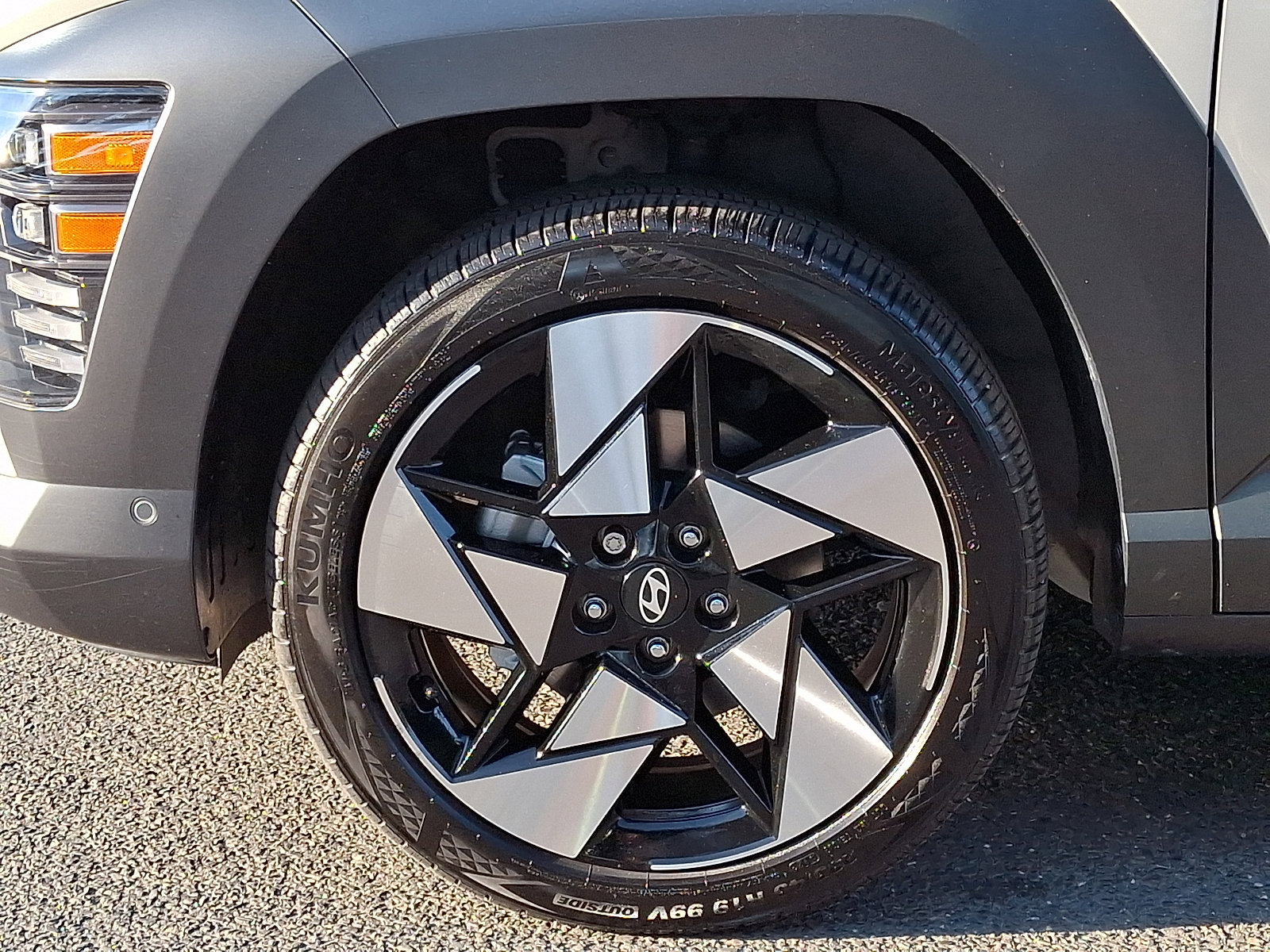 Certified 2024 Hyundai Kona Limited AWD/4WD image 8