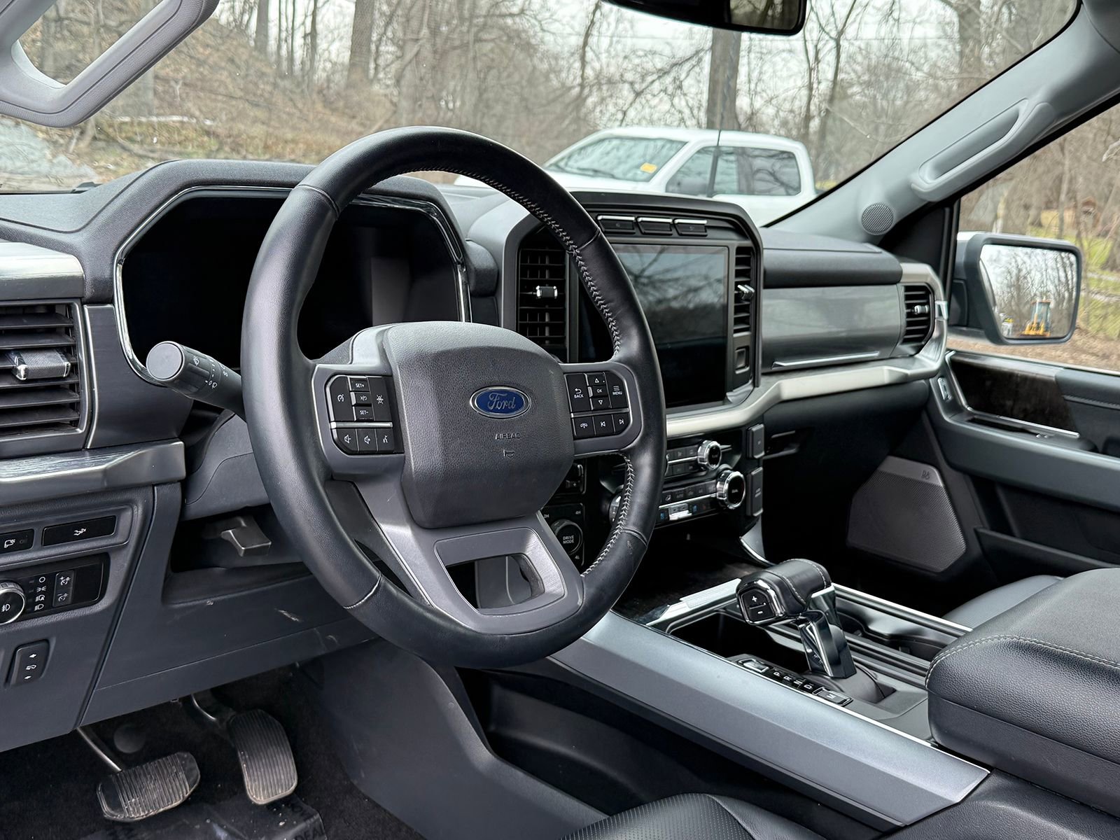 Used 2023 Ford F150 Lariat w/ Trailer Tow Package image 12