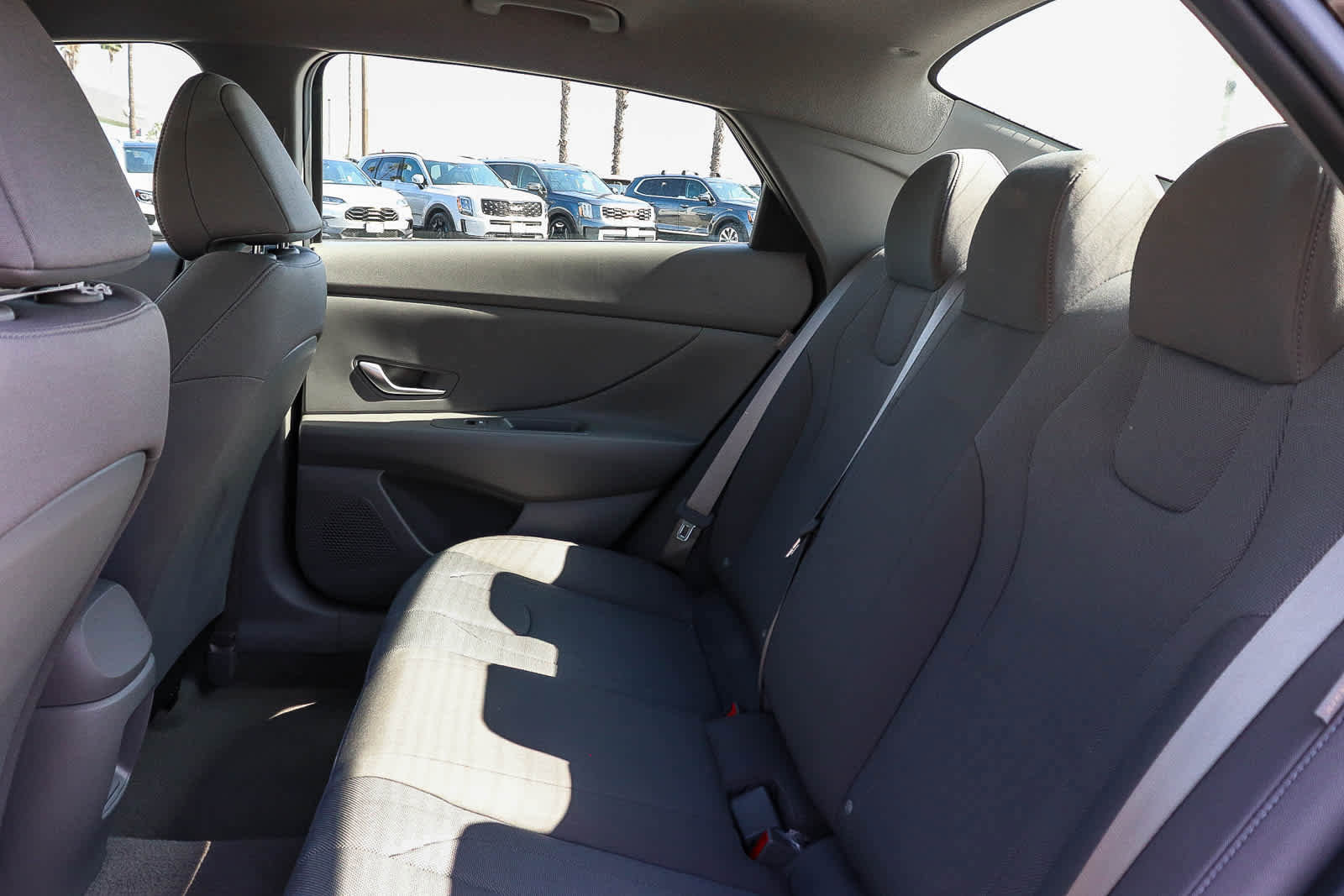 Used 2025 Hyundai Elantra SE w/ Cargo Package image 22