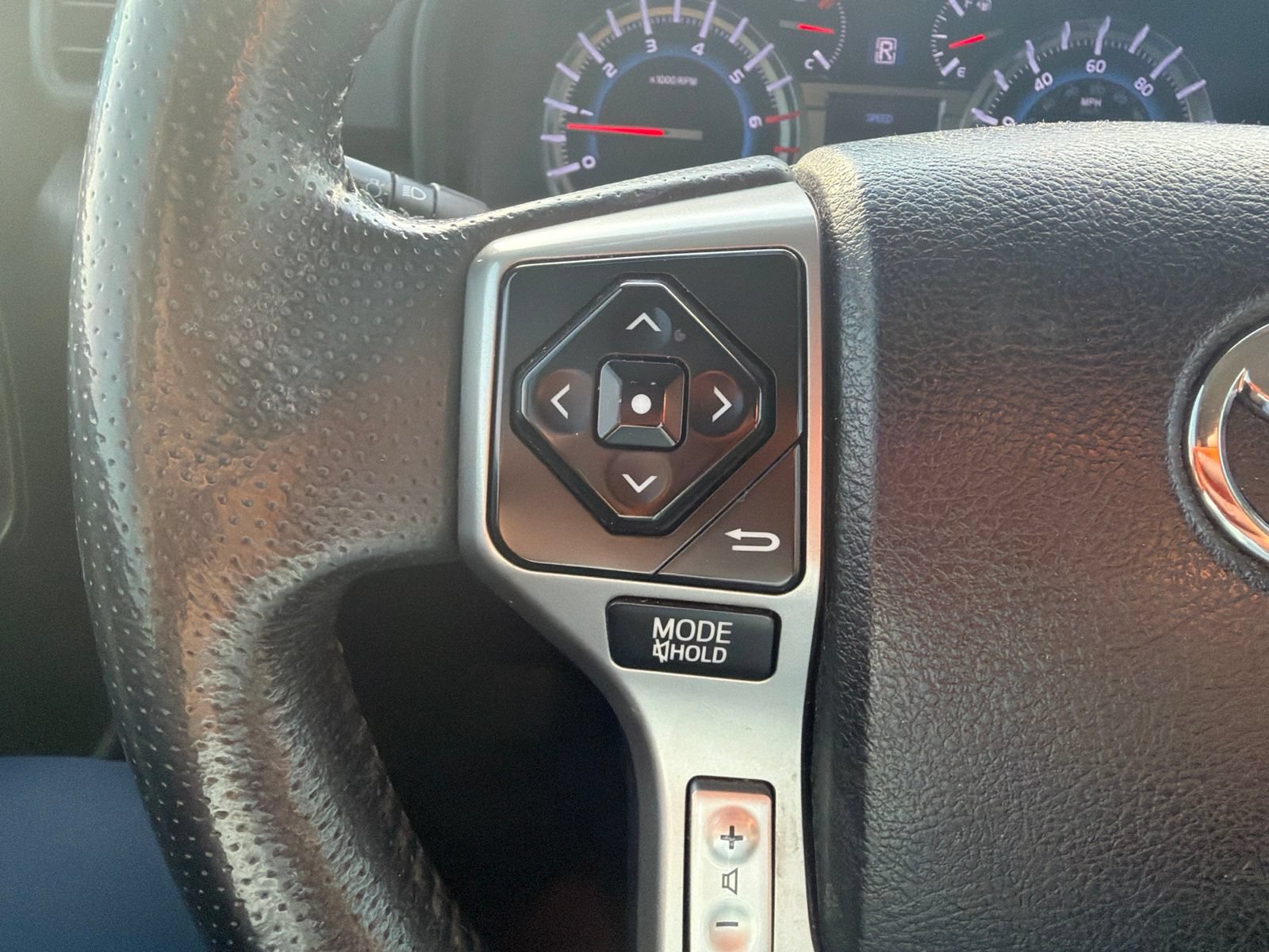 Used 2017 Toyota 4Runner SR5 RWD image 18