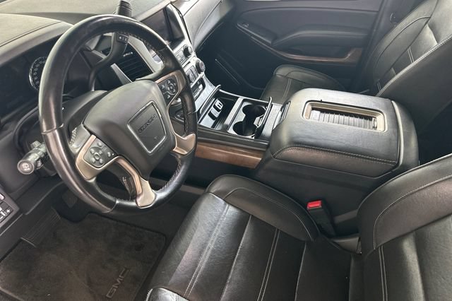 Used 2019 GMC Yukon Denali w/ Denali Ultimate Package AWD/4WD image 10