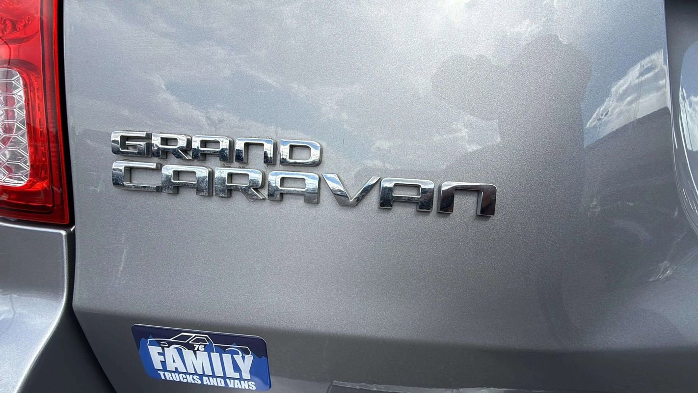 Used 2016 Dodge Grand Caravan American Value Package w/ UConnect Hands-Free Group image 22