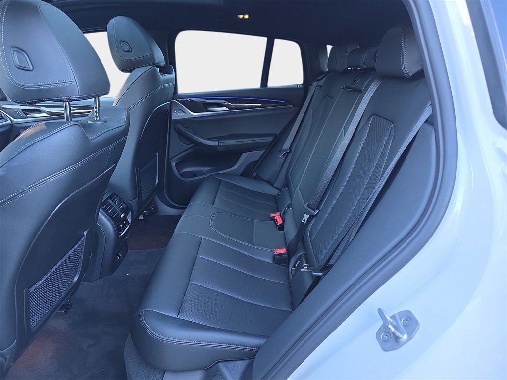 Used 2024 BMW X4 xDrive30i w/ Parking Assistance Package image 17