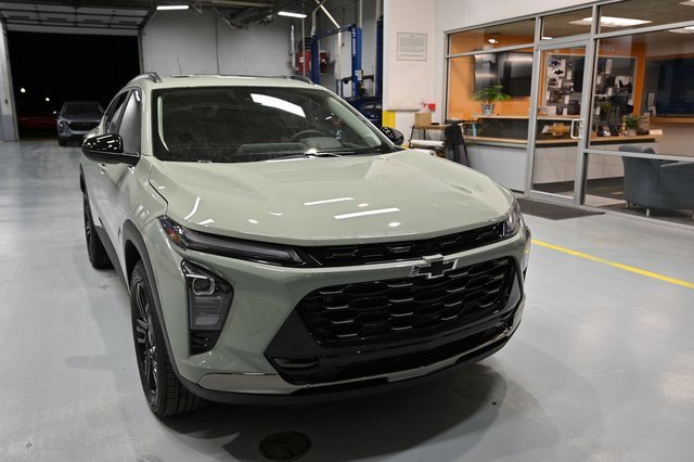 New 2026 Chevrolet Trax ACTIV w/ Sunroof Package image 3
