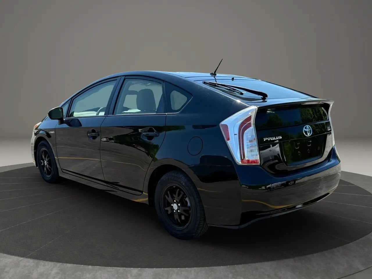 Used 2015 Toyota Prius Two FWD image 8