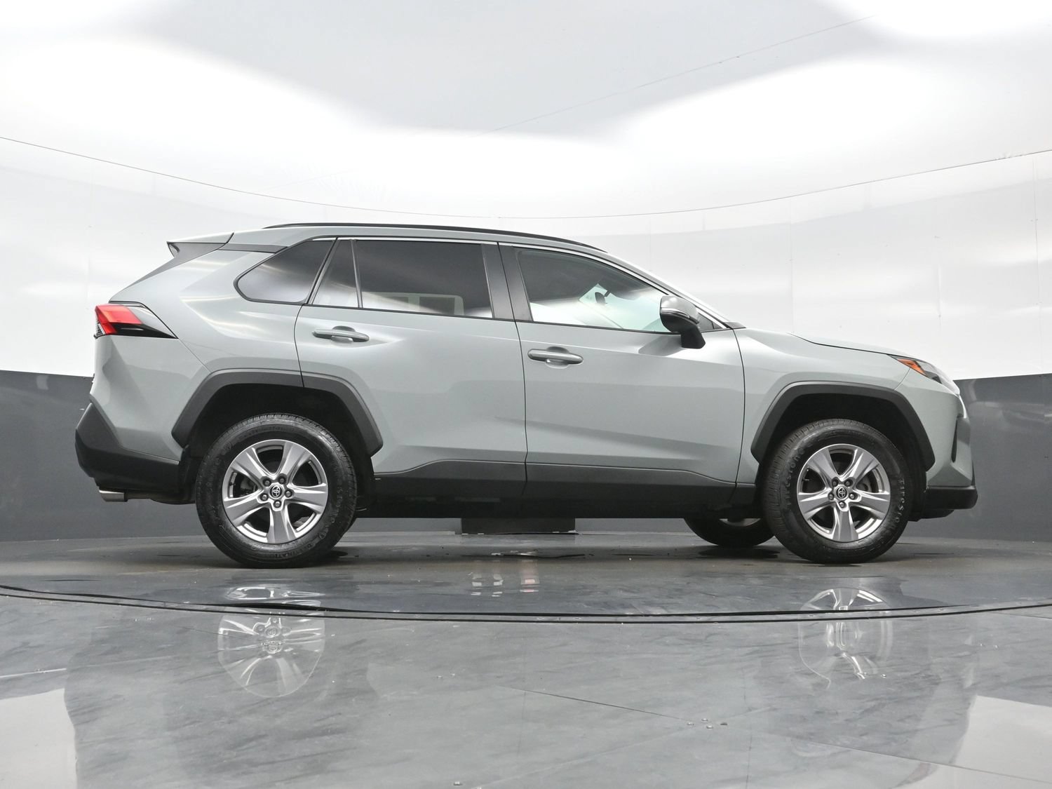 Used 2023 Toyota RAV4 XLE AWD/4WD image 33