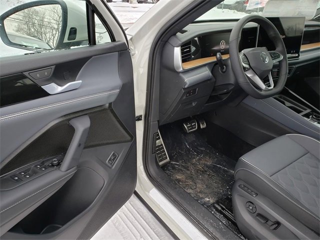 New 2026 Volkswagen Tiguan SEL R-Line image 6