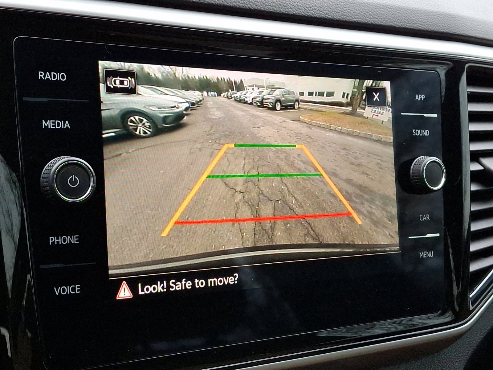 Certified 2023 Volkswagen Atlas Cross Sport SE image 18