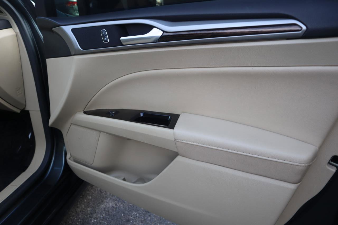 Used 2016 Ford Fusion SE w/ Equipment Group 202A image 38