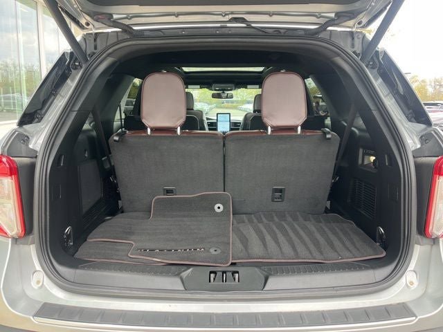 Certified 2024 Ford Explorer Platinum w/ Technology Package image 11