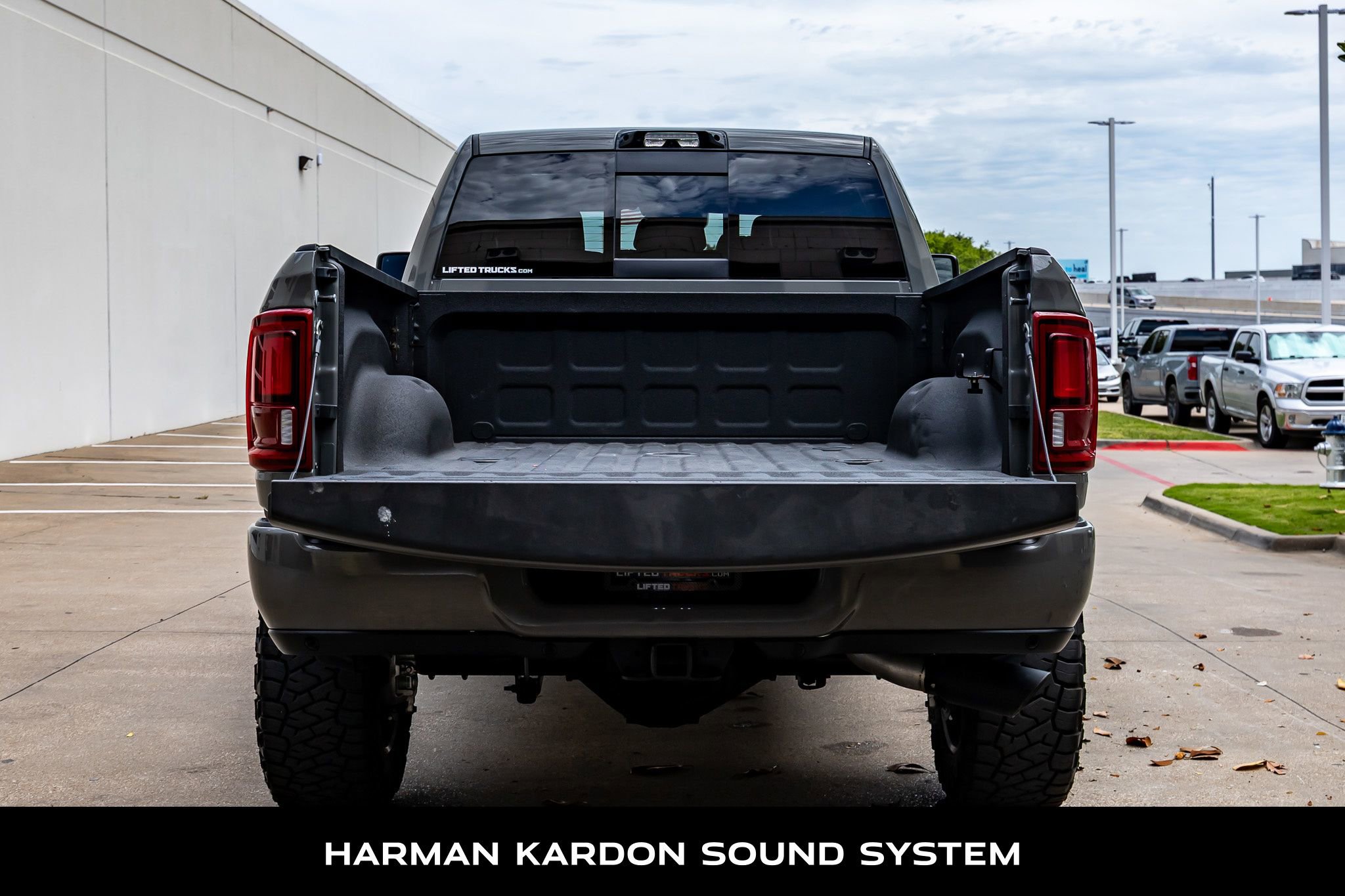 Used 2025 RAM 3500 Limited AWD/4WD image 8