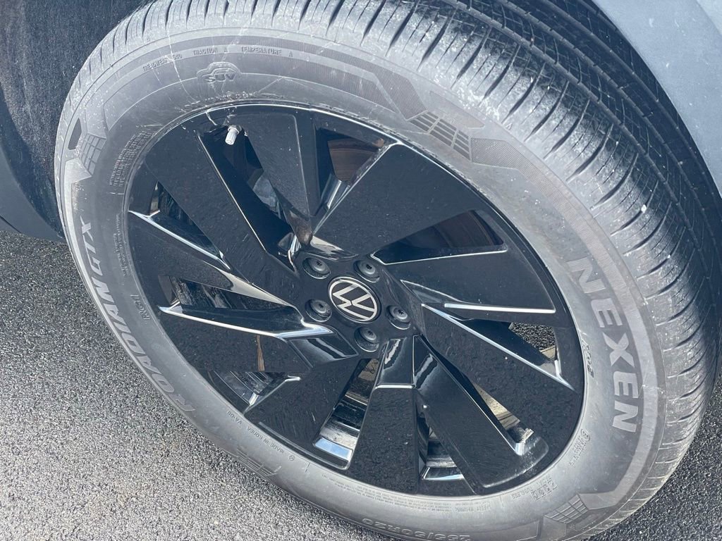 Certified 2025 Volkswagen Atlas SE w/ Black Wheel Package image 34