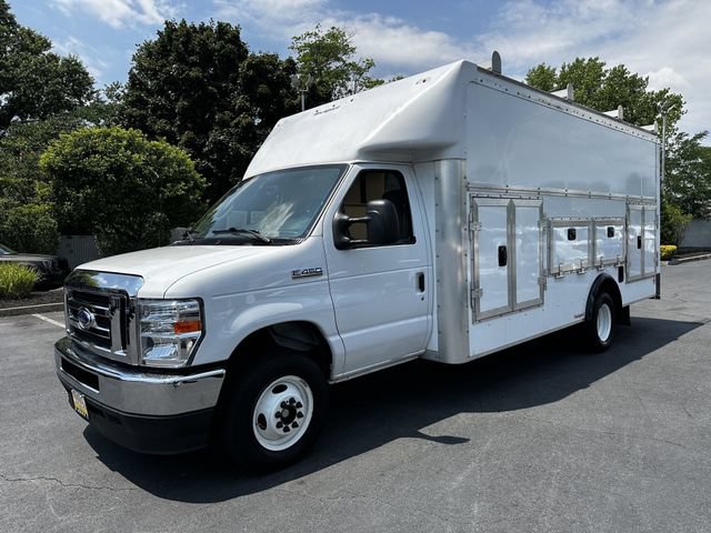 Certified 2024 Ford E-450 and Econoline 450 Super Duty w/ Power Windows & Locks Group RWD image 9