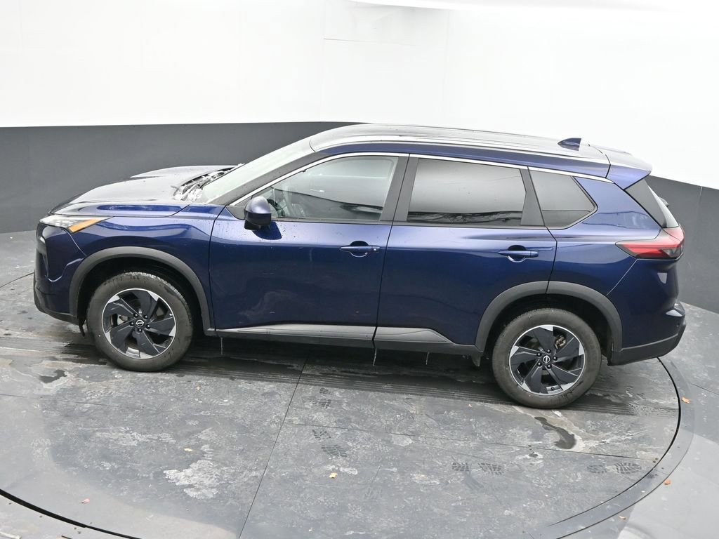 Used 2024 Nissan Rogue SV image 35