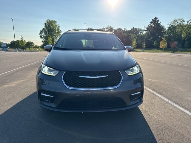 Used 2023 Chrysler Pacifica Limited FWD image 8