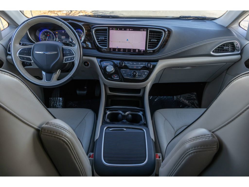 Used 2021 Chrysler Pacifica Limited w/ Premium & Safety Sphere Group image 12