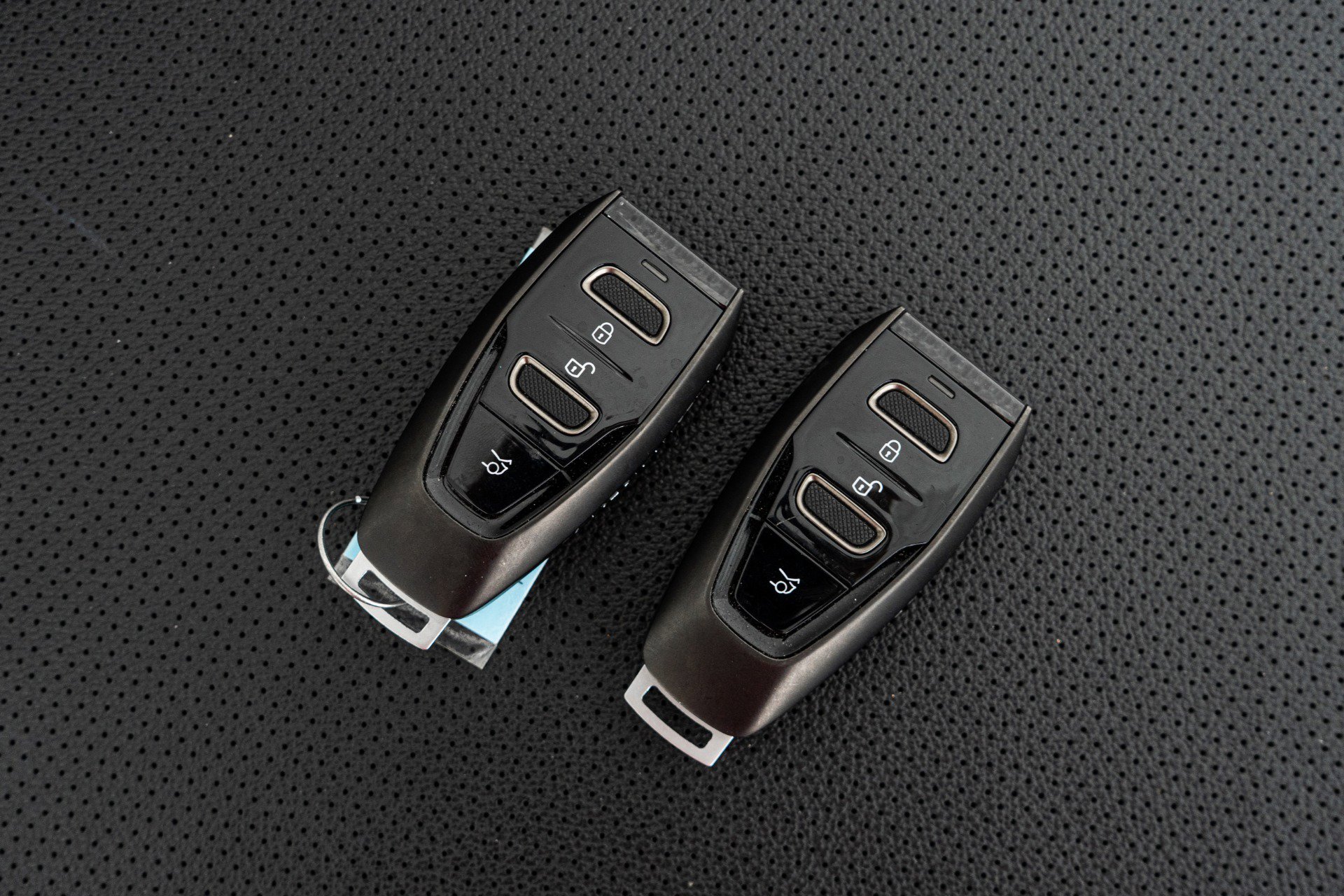 Used 2024 Aston Martin DB12 Volante -Carbon Fiber Bucket S image 21