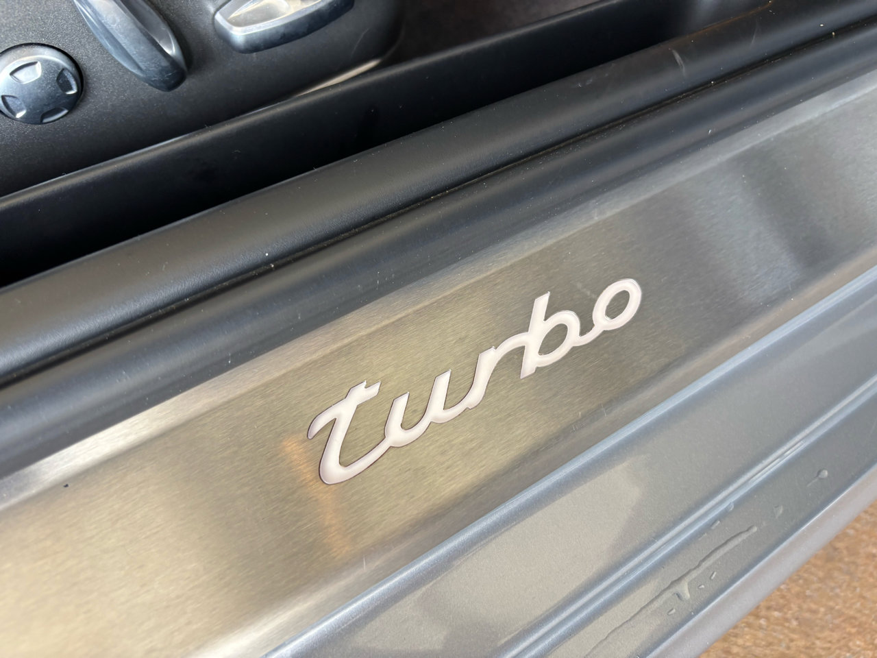 Used 2011 Porsche 911 Turbo image 34