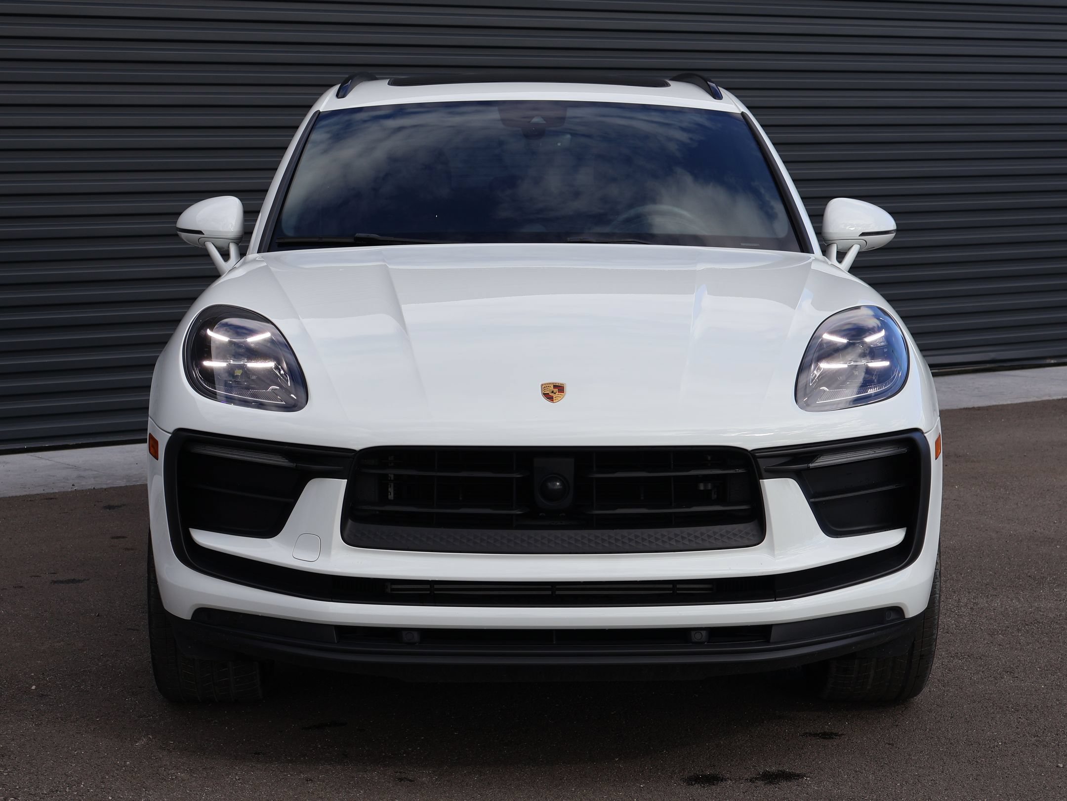 Used 2023 Porsche Macan AWD/4WD image 6