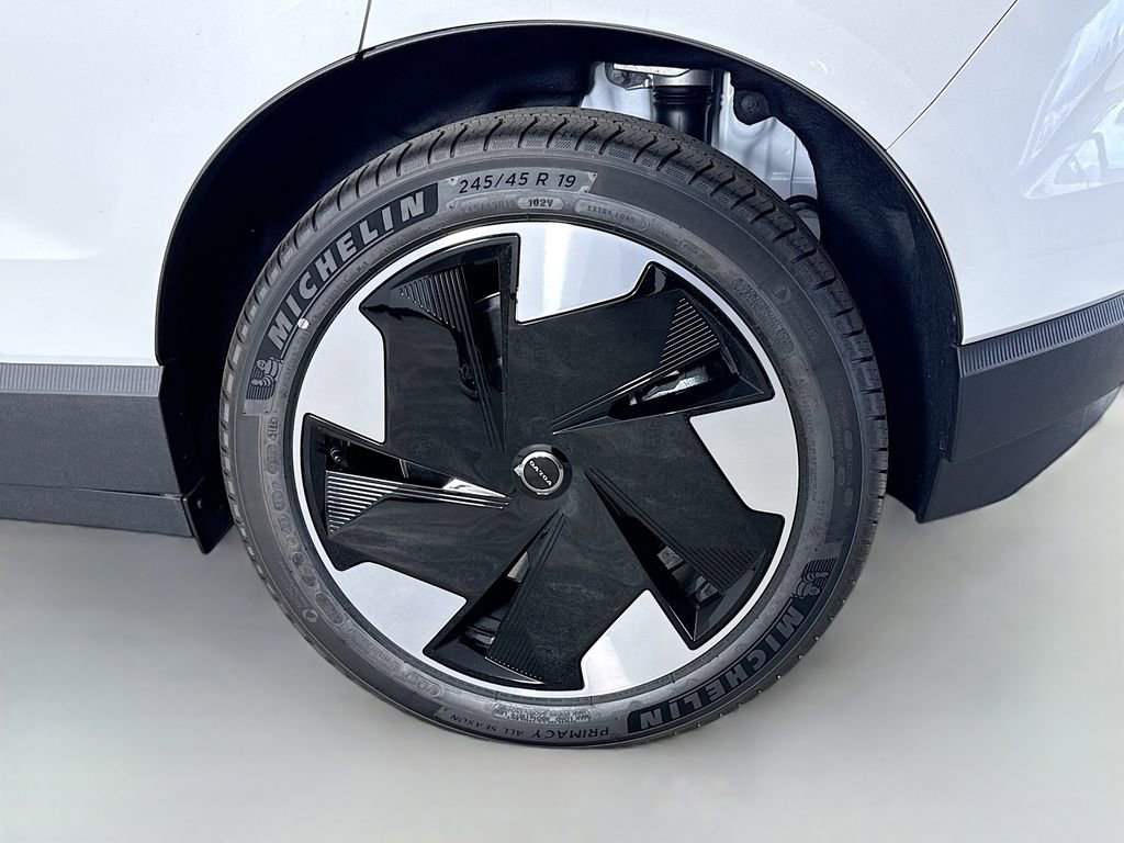 New 2026 Volvo EX30 Plus w/ Climate Package image 31