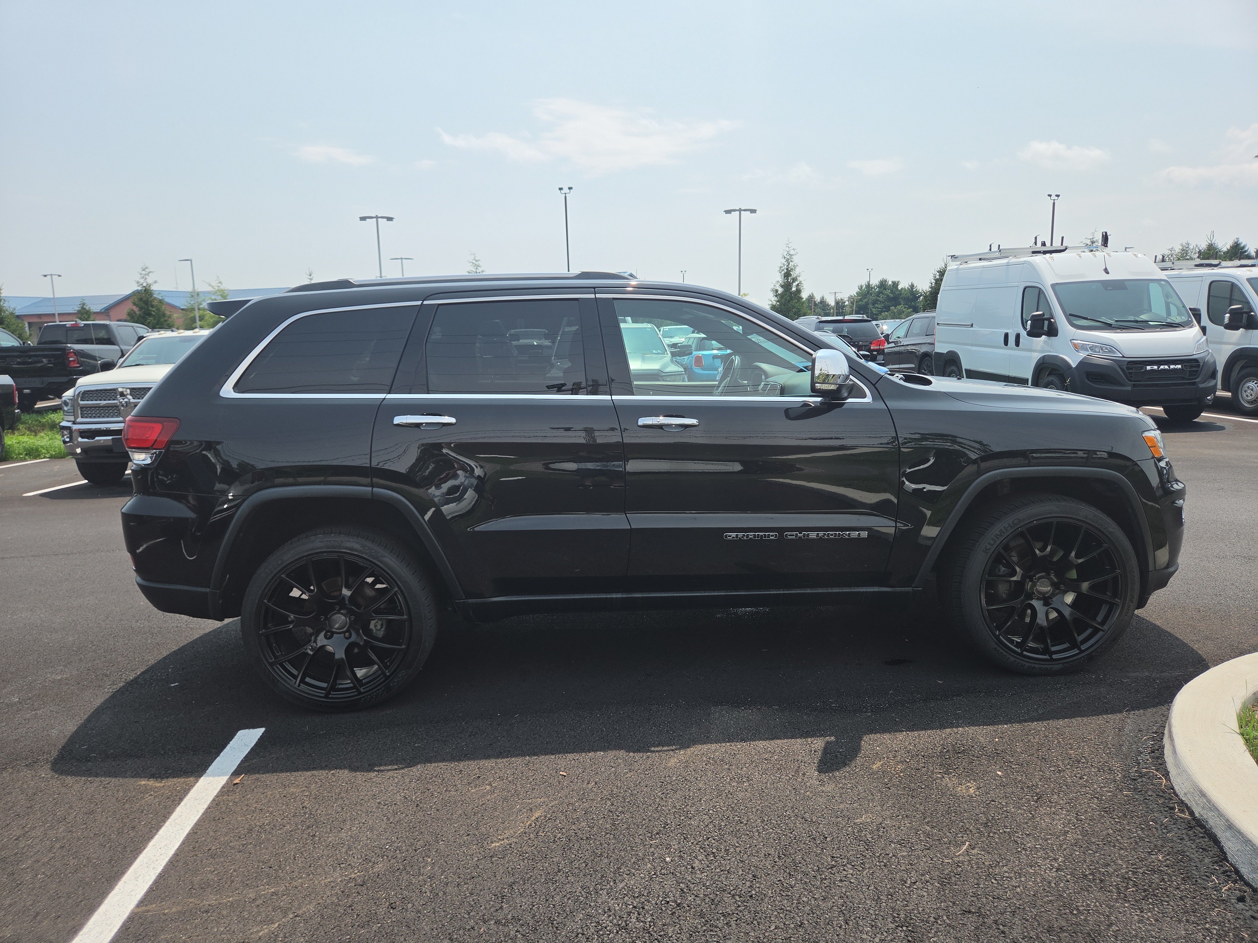 Used 2021 Jeep Grand Cherokee Limited AWD/4WD image 18