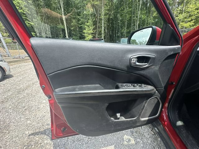 Used 2019 Jeep Compass Latitude w/ Popular Equipment Group AWD/4WD image 22