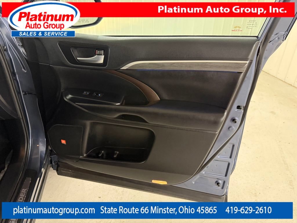 Used 2019 Toyota Highlander Limited Platinum AWD/4WD image 46