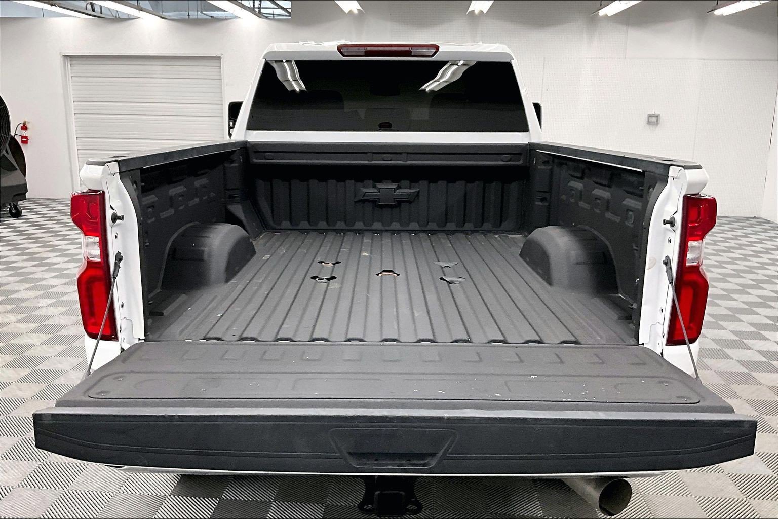 Used 2024 Chevrolet Silverado 3500 LTZ AWD/4WD image 31