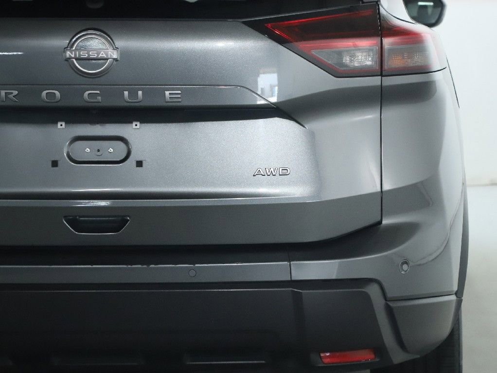 Used 2024 Nissan Rogue S AWD/4WD image 43